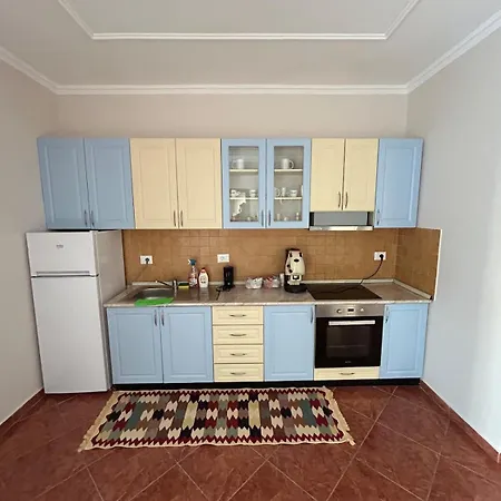 Apartment 2 Minutes From *