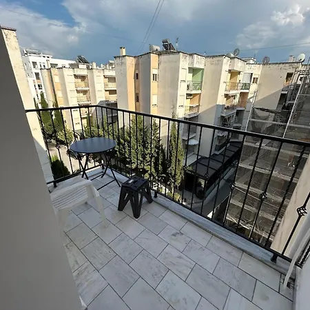 2 Minutes From Apartment Golem (Tirana)